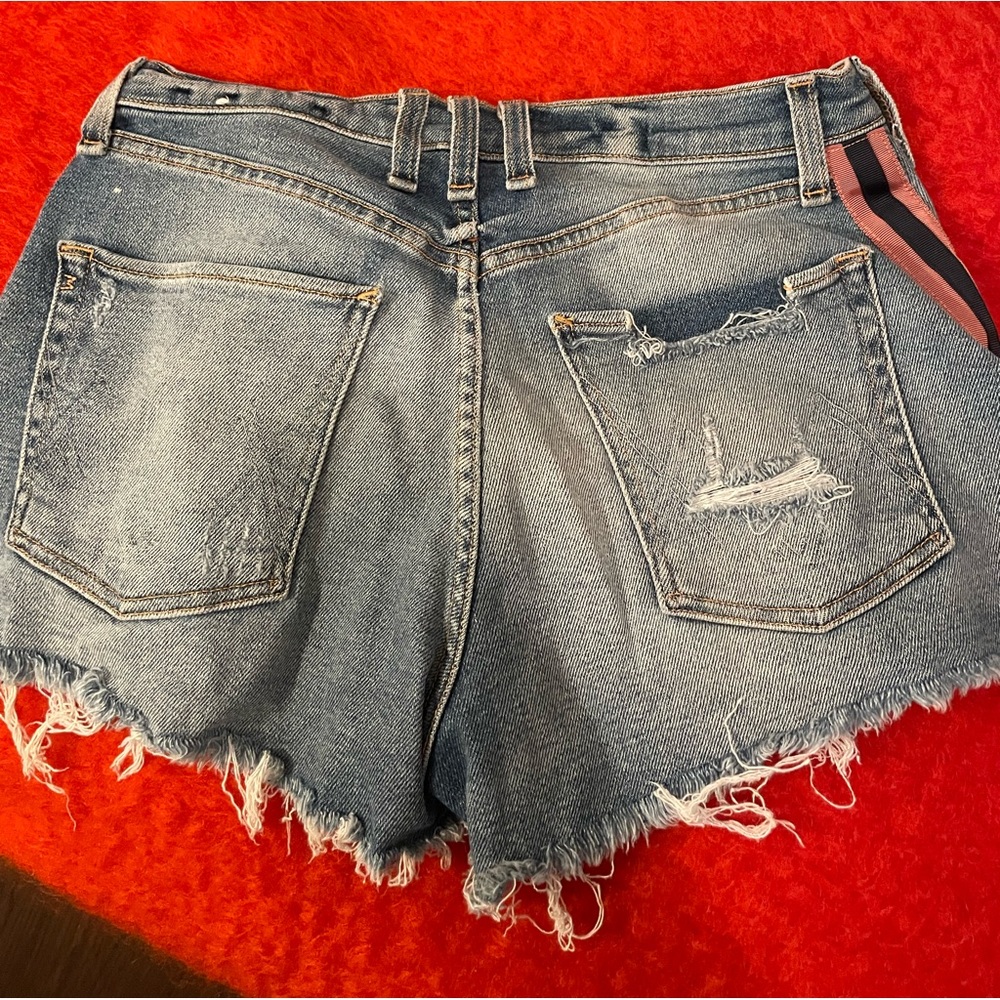 McGuire jean shorts with stripe, very stretchy and comfortable